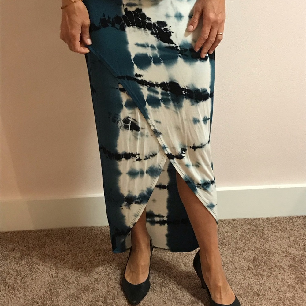 Tie dye slit skirt